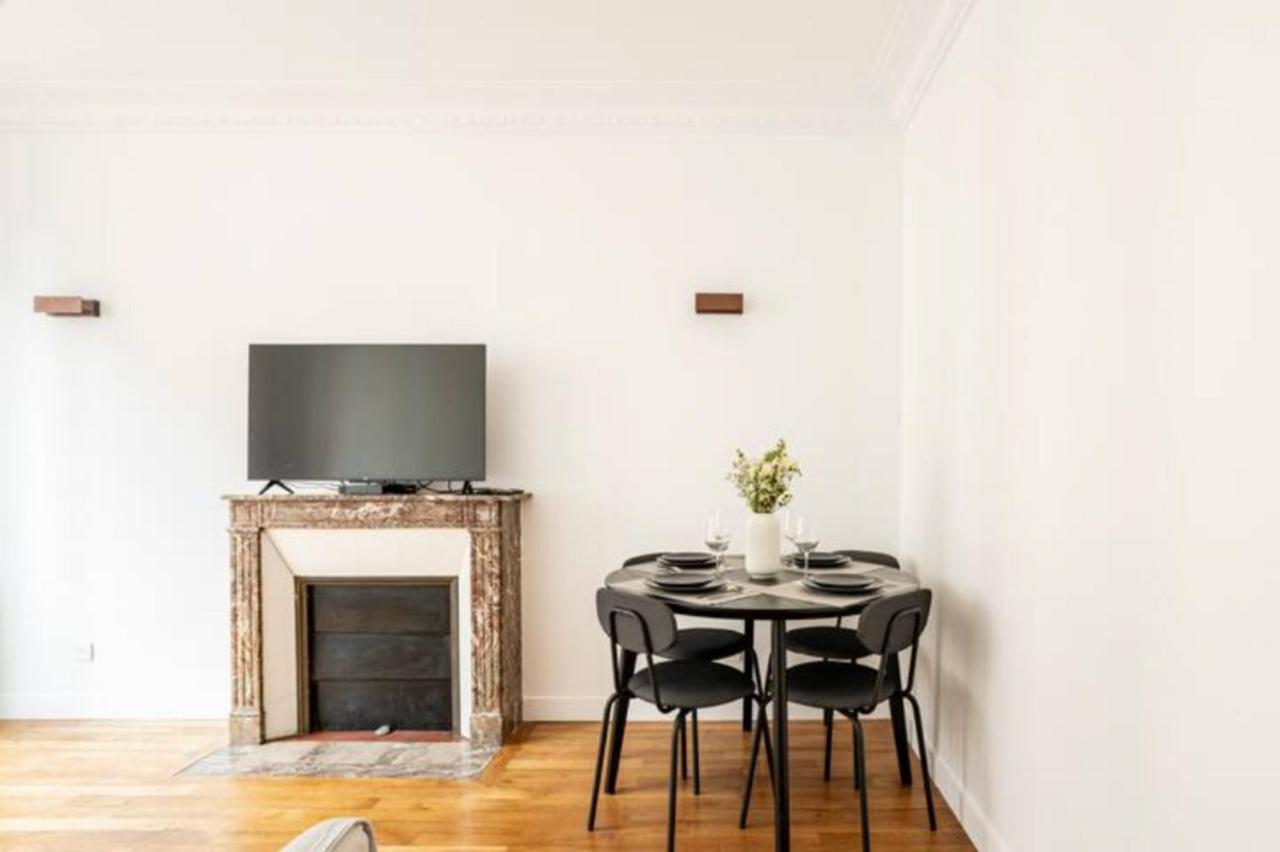 The Square, Paris-Asnieres, Private Apartment With Bedroom And Living Room 외부 사진